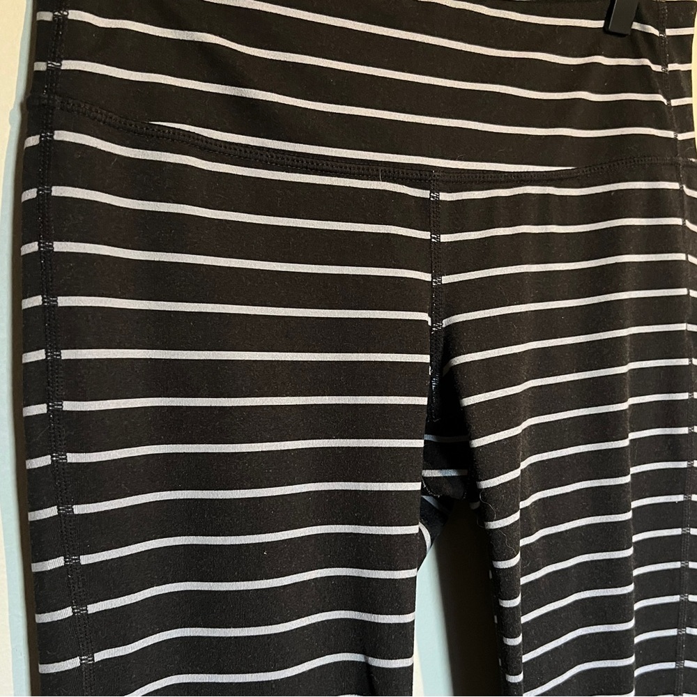 Athleta Striped Leggings Size Medium - Picture 5 of 6